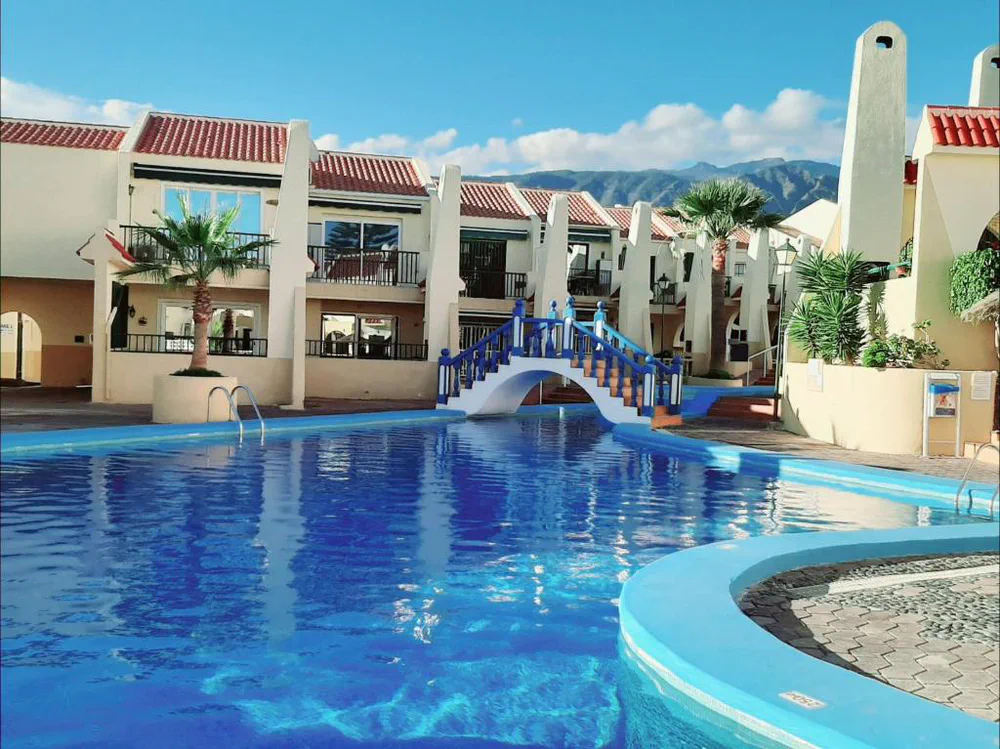 Poollandschaft der Wohnanlage